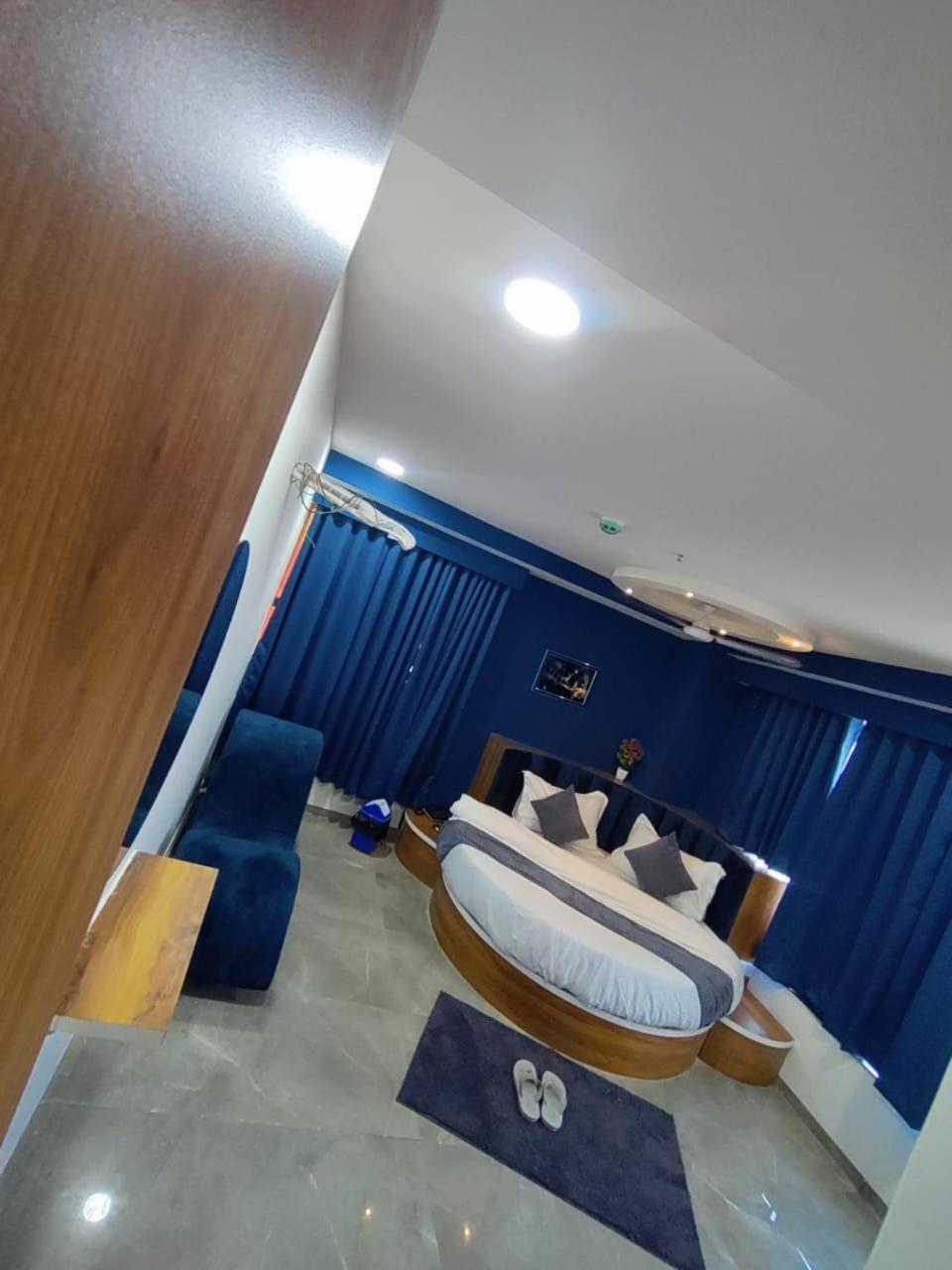 Hotel Lee Park Ahmedabad Eksteriør bilde